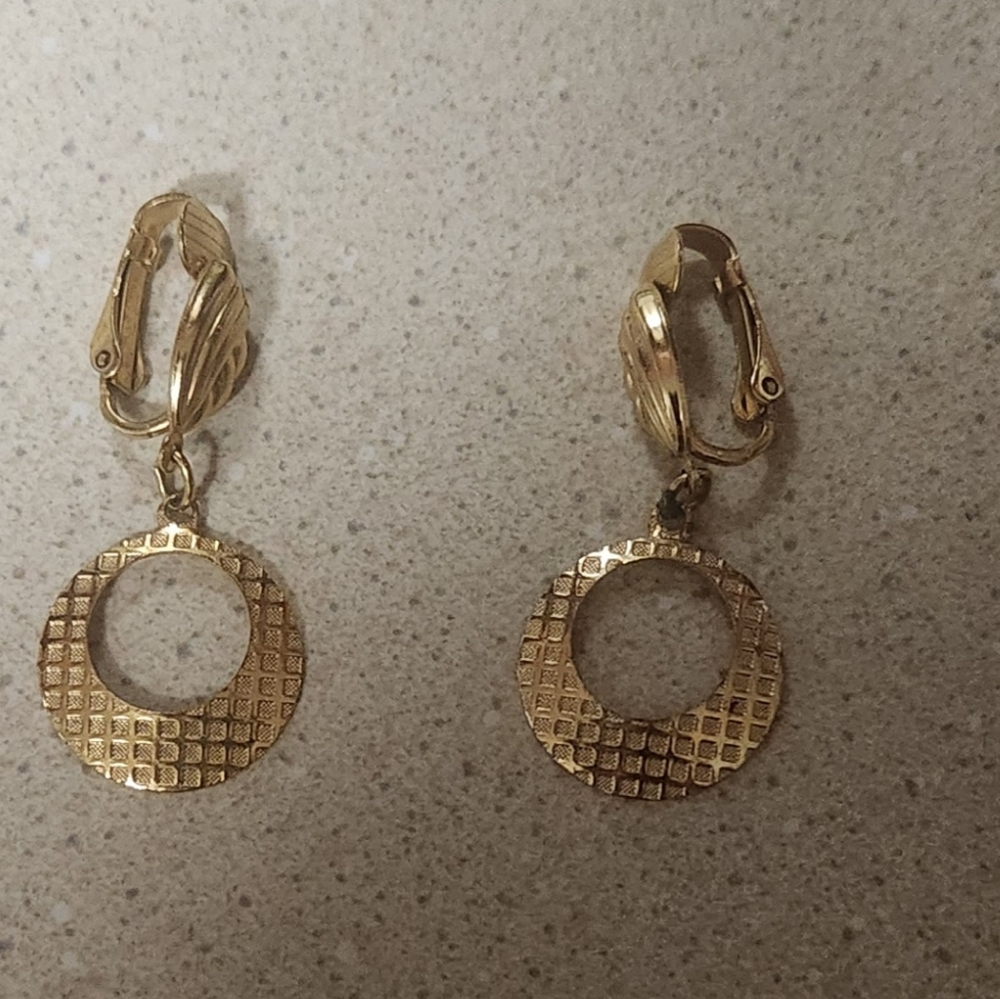 clip on earring